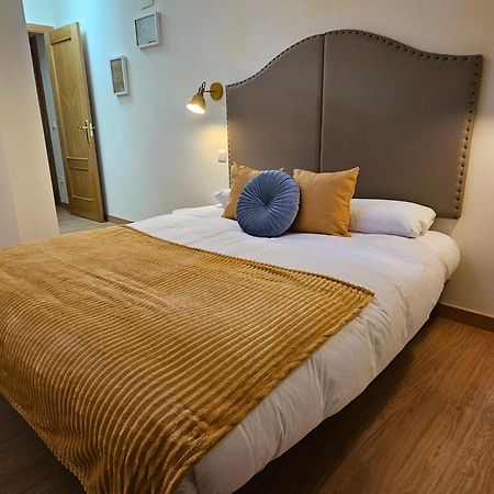 אסקראי Apartamentos Palacio Azcarate Calle Calvario מראה חיצוני תמונה