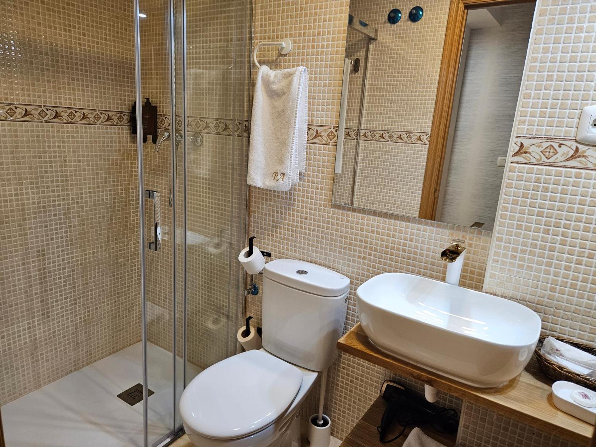 אסקראי Apartamentos Palacio Azcarate Calle Calvario מראה חיצוני תמונה