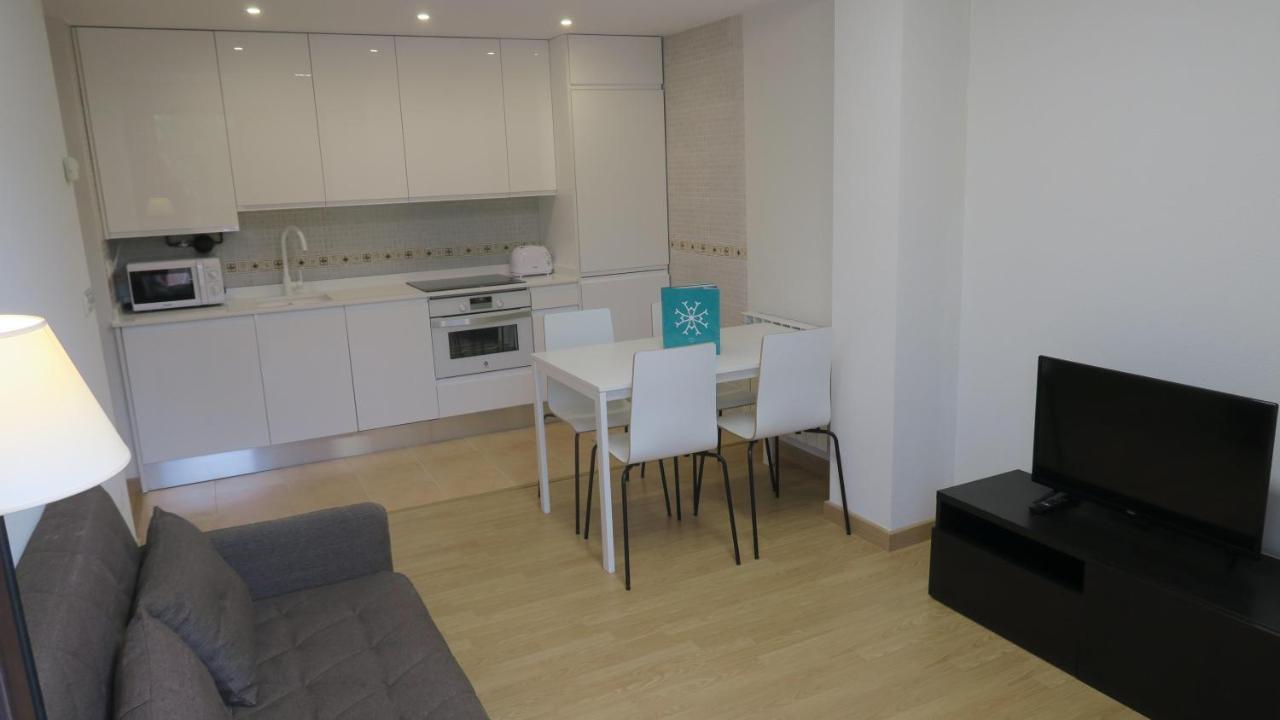אסקראי Apartamentos Palacio Azcarate Calle Calvario מראה חיצוני תמונה